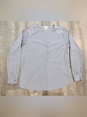 Van Heusen Women’s Gray Solid Round Neck Long Sleeve Pullover Blouse Button M